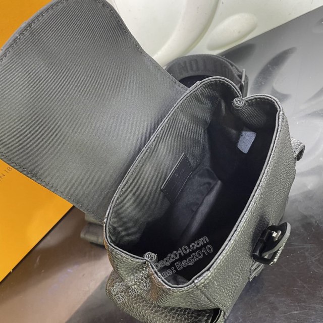 LV專櫃新款包包 路易威登經典Christopher XS雙肩包 M58495黑色 LV男士斜背包挎包  ydh4301